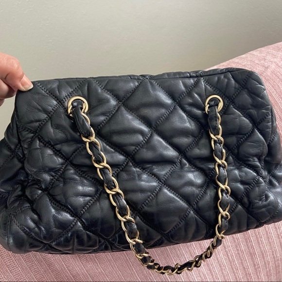 Chanel Bowler puff bag🖤 - Picture 5 of 13